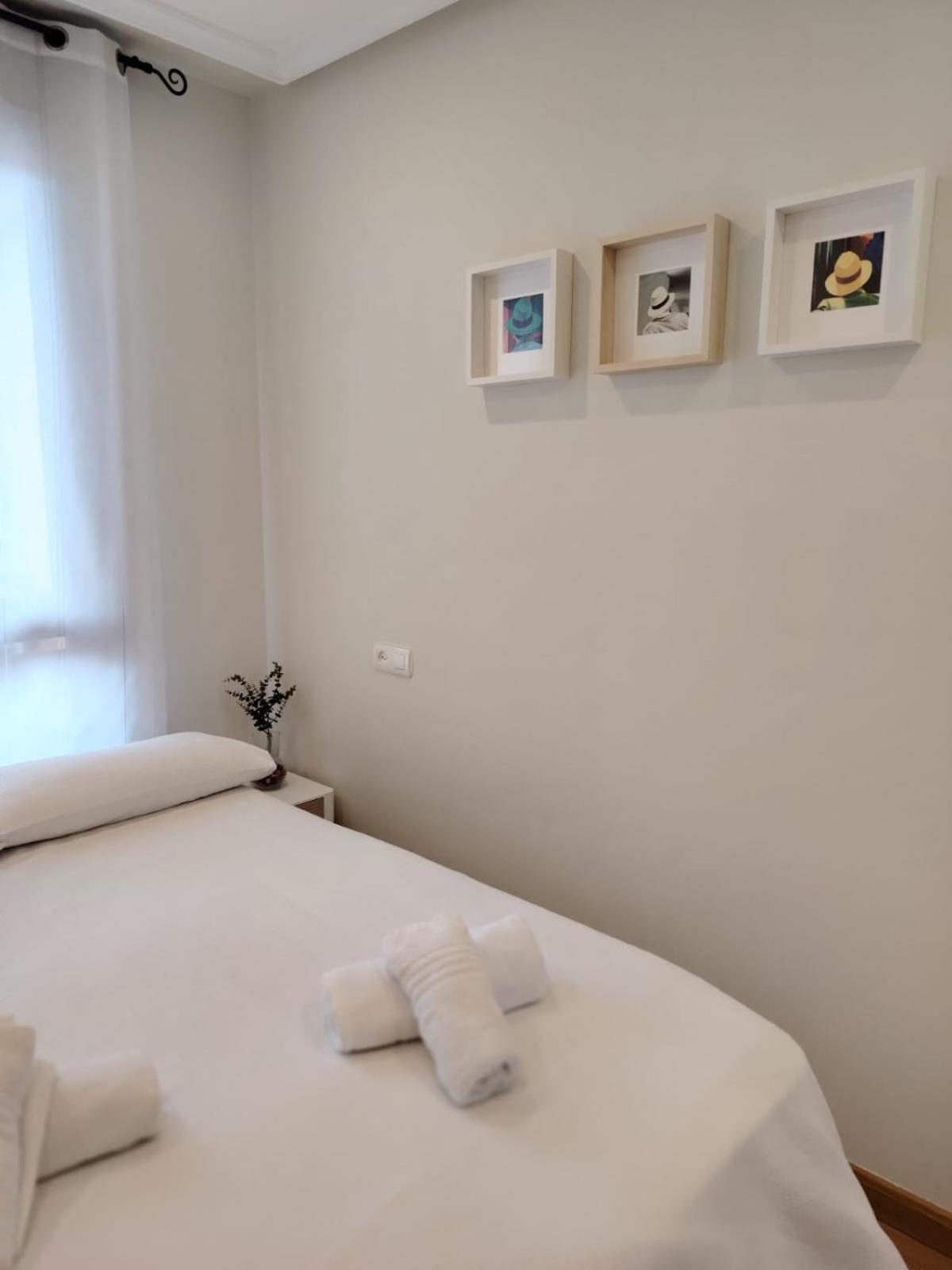 Avello Oviedo Con Parking Apartment Exterior photo