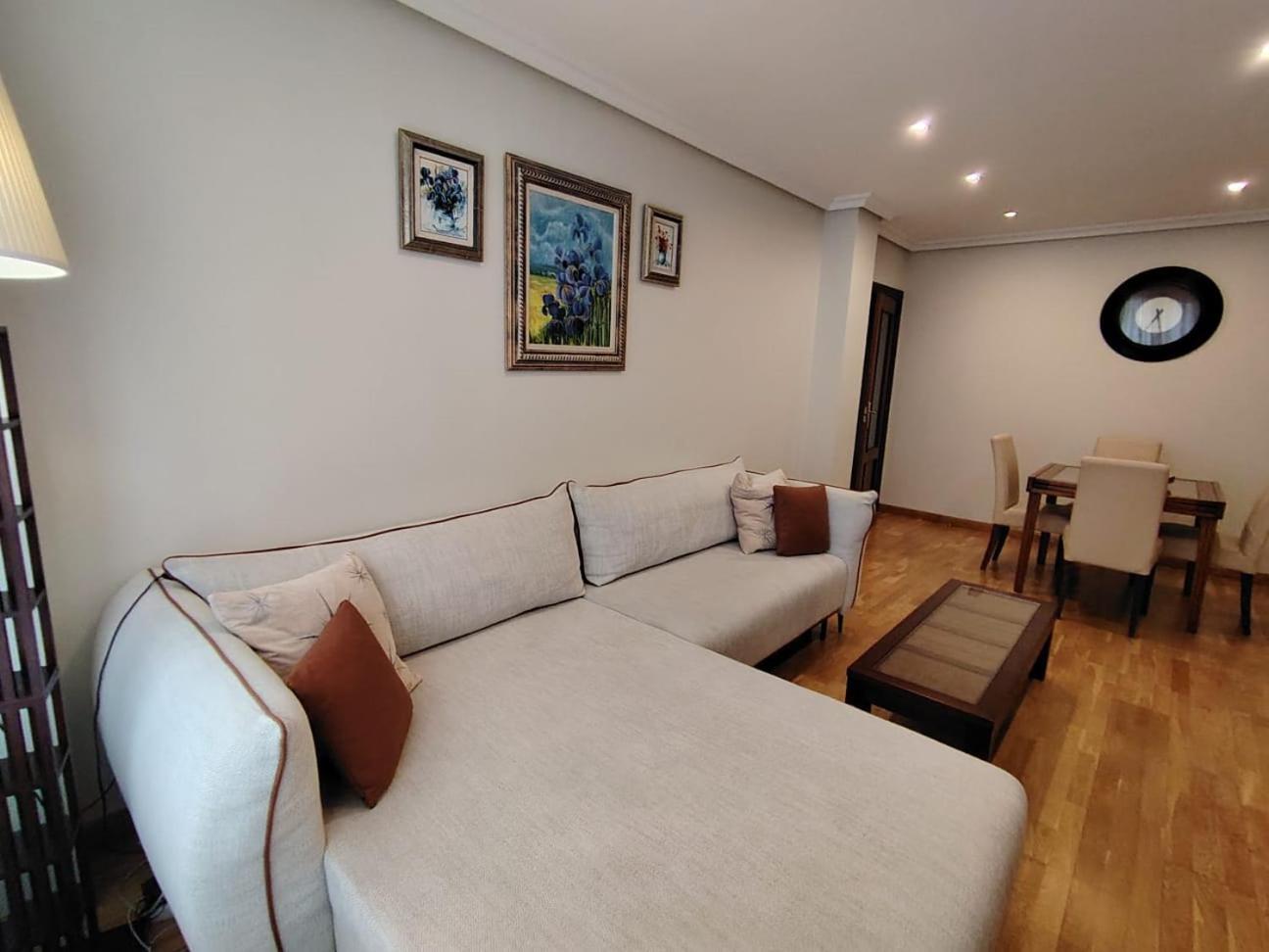 Avello Oviedo Con Parking Apartment Exterior photo