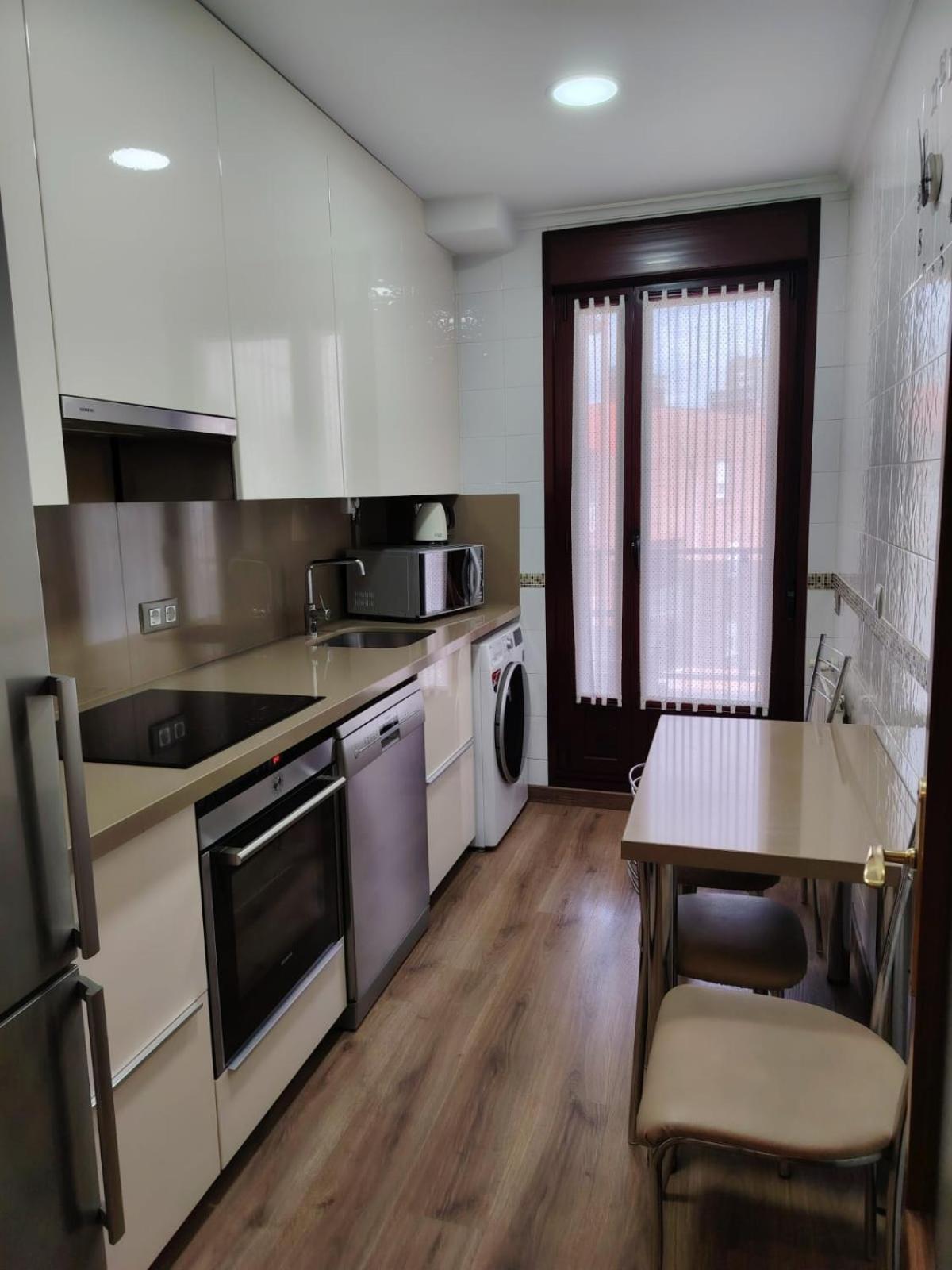 Avello Oviedo Con Parking Apartment Exterior photo