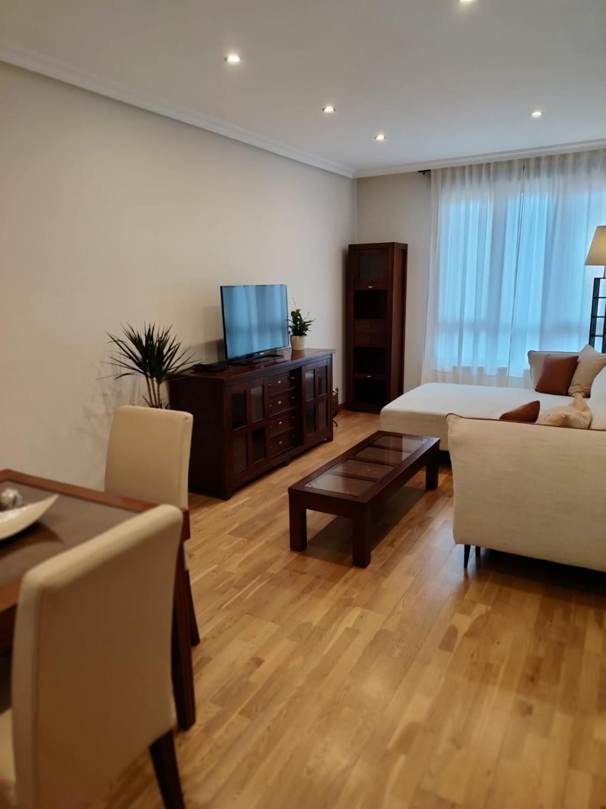 Avello Oviedo Con Parking Apartment Exterior photo
