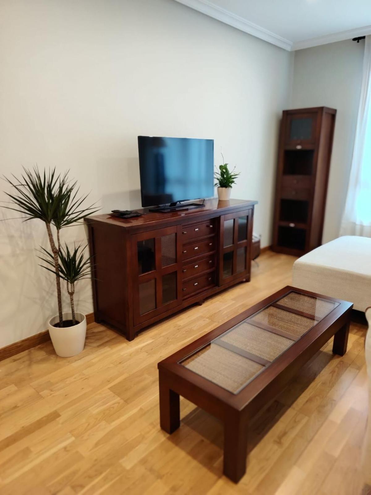 Avello Oviedo Con Parking Apartment Exterior photo